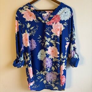 Amisu Blue Floral Blouse Medium | Roll Tab Sleeve V-Neck Boho Top